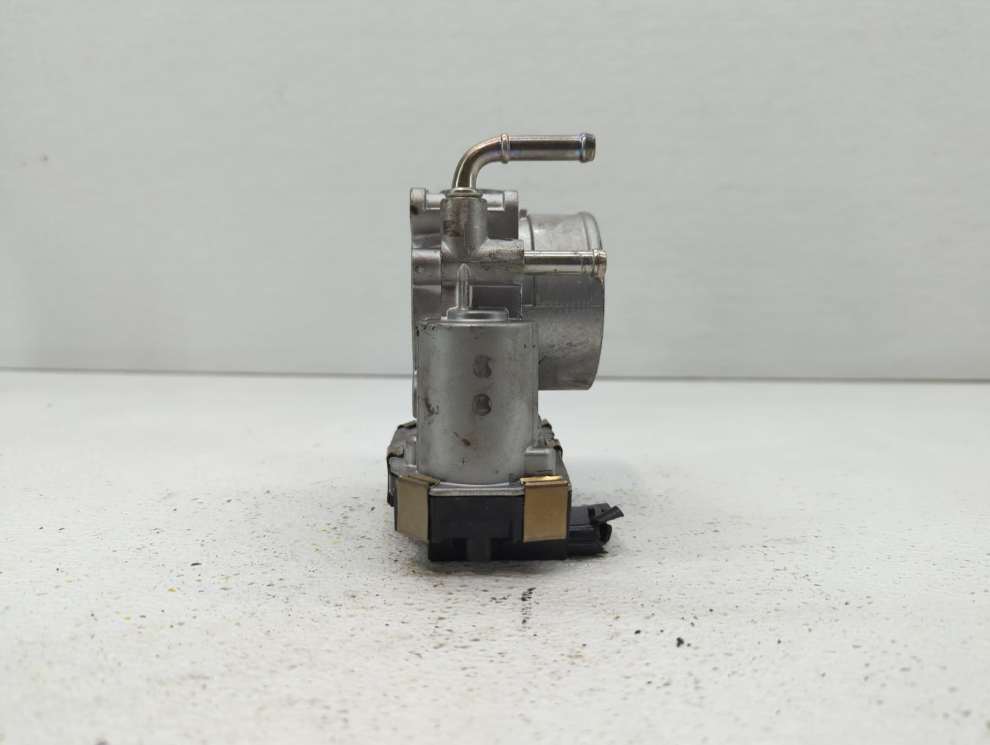 2016-2020 Infiniti Q50 Throttle Body P/N:RME60-52 Fits Fits 2016 2017 2018 2019 2020 OEM Used Auto Parts - Oemusedautoparts1