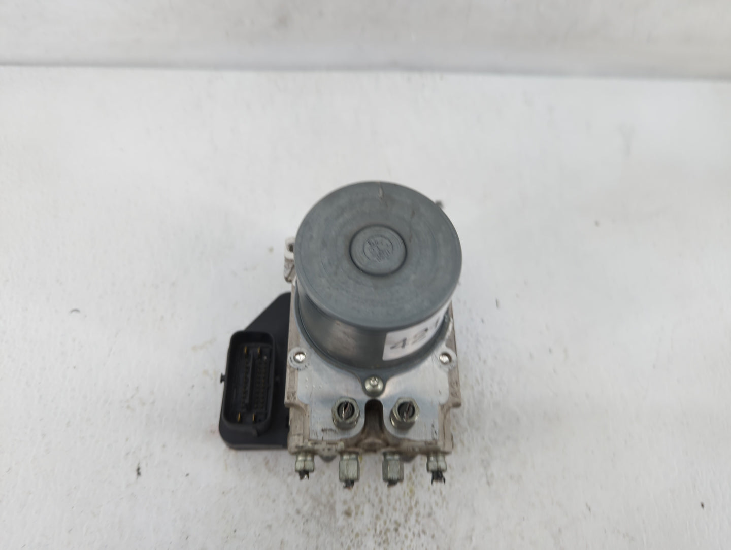 2016-2017 Infiniti Q50 ABS Pump Control Module Replacement P/N:47660 4GH0A 47660 4GK0A Fits Fits 2016 2017 OEM Used Auto Par