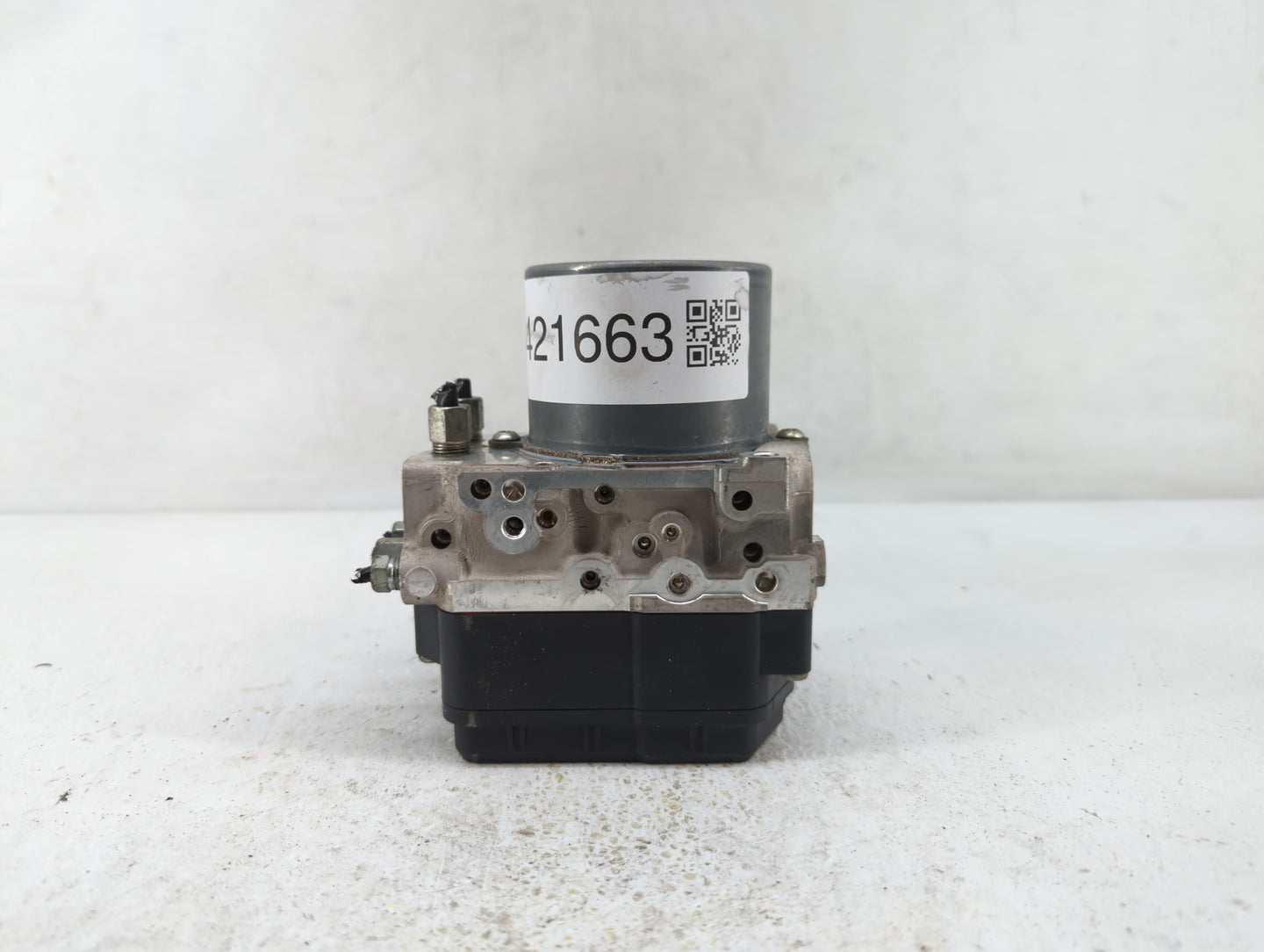 2016-2017 Infiniti Q50 ABS Pump Control Module Replacement P/N:47660 4GH0A 47660 4GK0A Fits Fits 2016 2017 OEM Used Auto Par