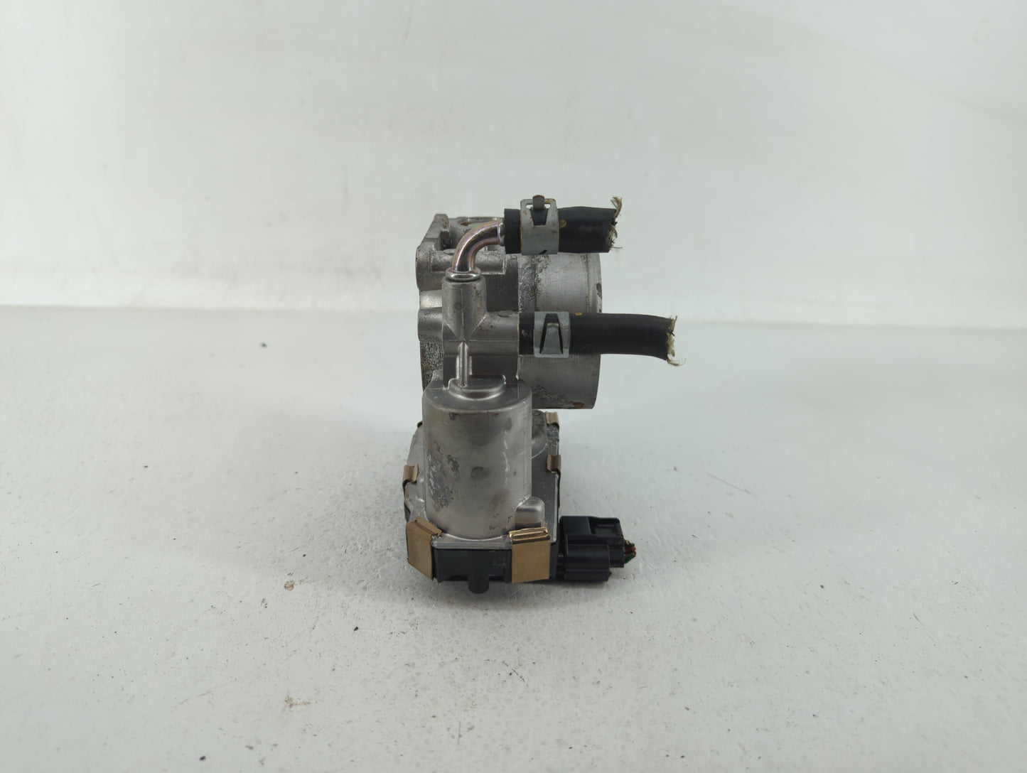 2016-2020 Infiniti Q50 Throttle Body P/N:RME60-52 Fits Fits 2016 2017 2018 2019 2020 OEM Used Auto Parts - Oemusedautoparts1
