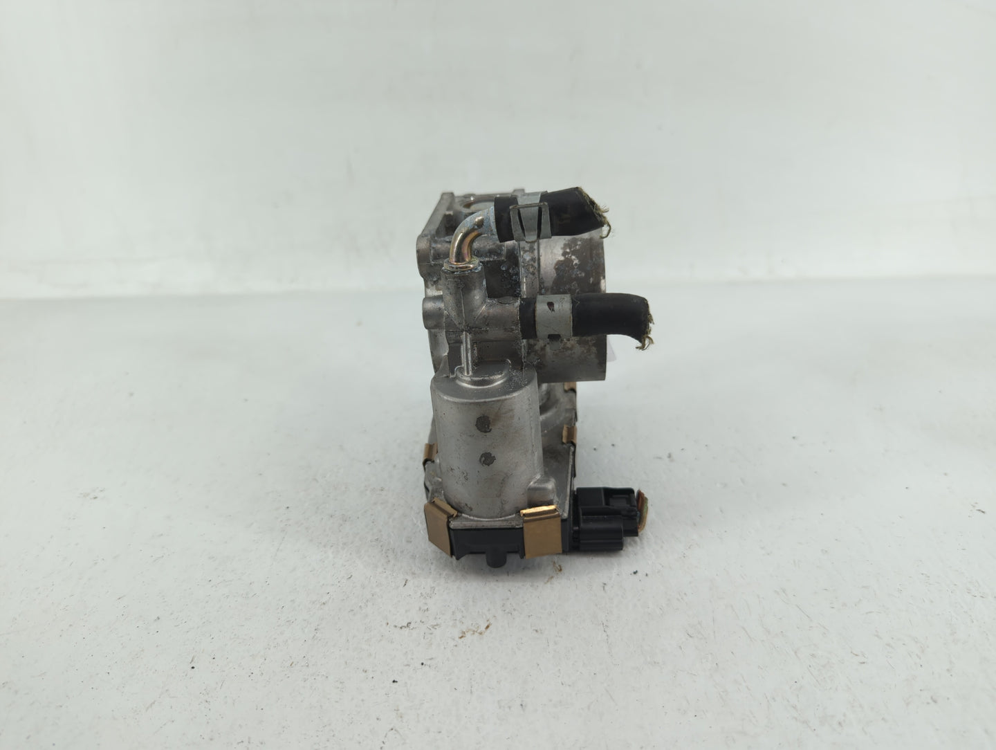2016-2020 Infiniti Q50 Throttle Body P/N:RME60-52 Fits Fits 2016 2017 2018 2019 2020 OEM Used Auto Parts - Oemusedautoparts1