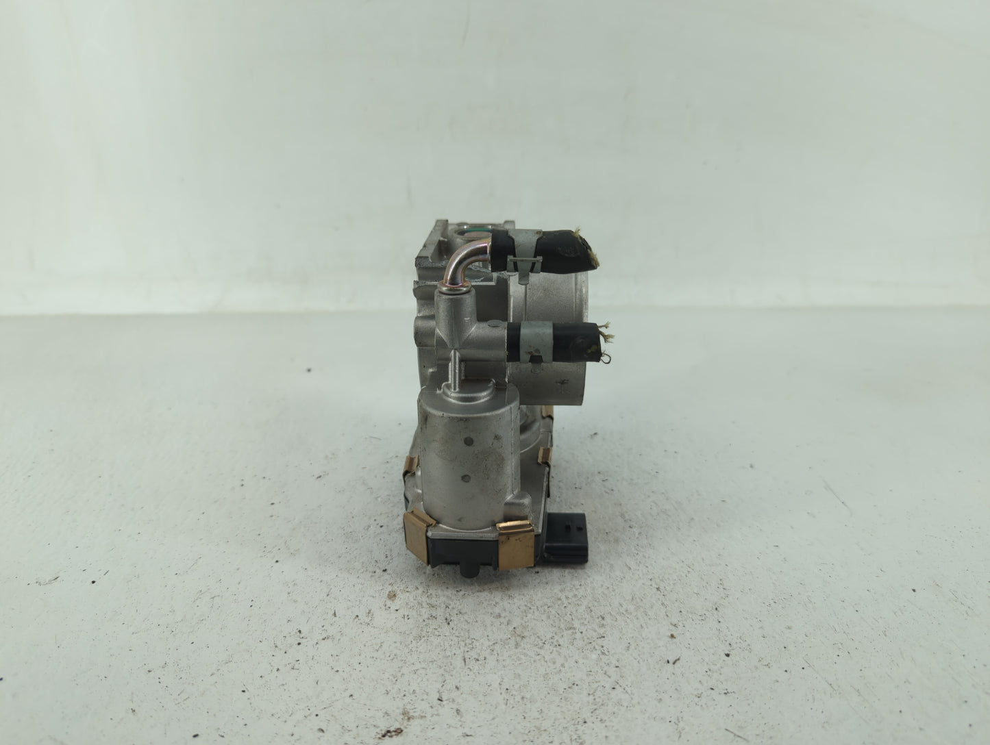 2016-2020 Infiniti Q50 Throttle Body P/N:RME60-52 Fits Fits 2016 2017 2018 2019 2020 OEM Used Auto Parts - Oemusedautoparts1