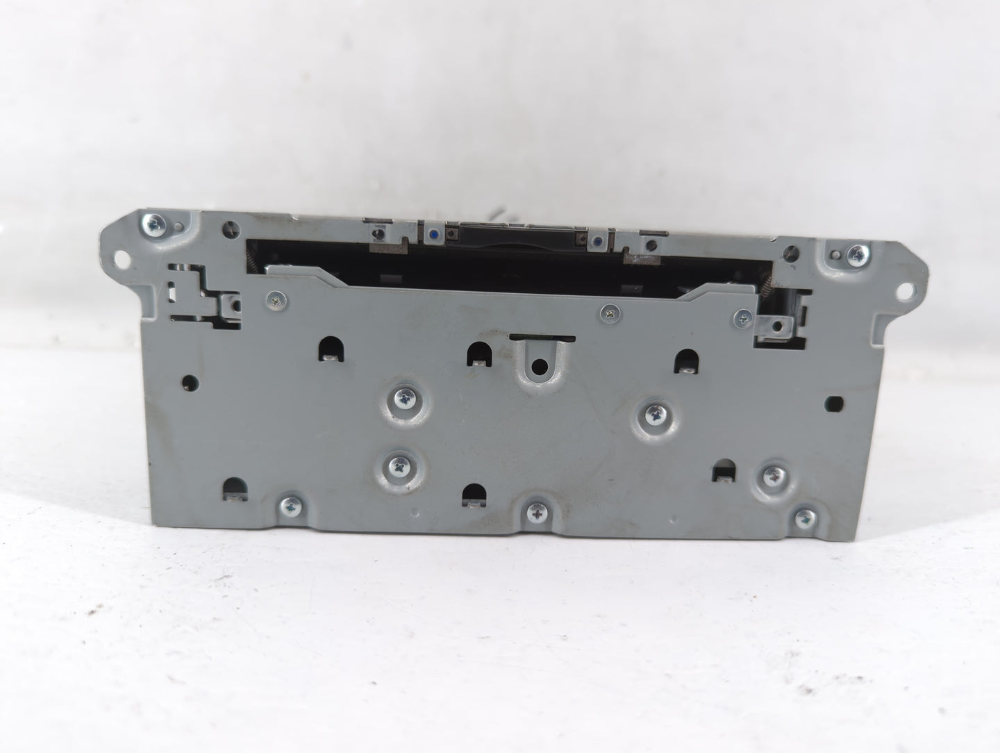 2016-2018 Infiniti Q50 Am Fm Cd Player Radio Receiver - Oemusedautoparts1.com