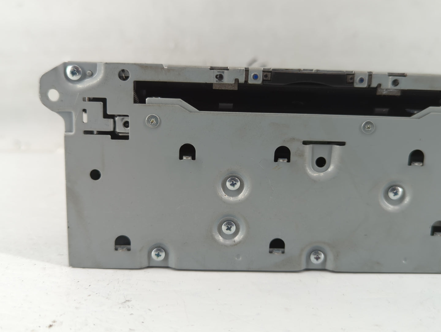 2016-2018 Infiniti Q50 Am Fm Cd Player Radio Receiver - Oemusedautoparts1.com