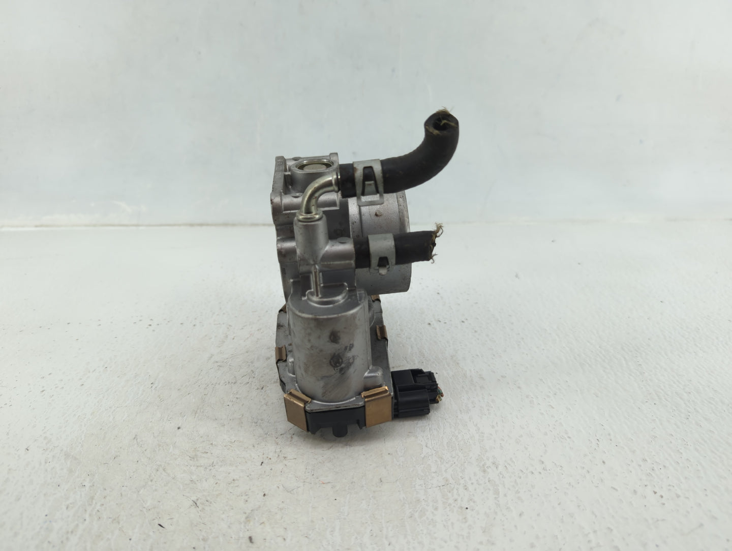 2016-2020 Infiniti Q50 Throttle Body P/N:RME60-52 Fits Fits 2016 2017 2018 2019 2020 OEM Used Auto Parts - Oemusedautoparts1