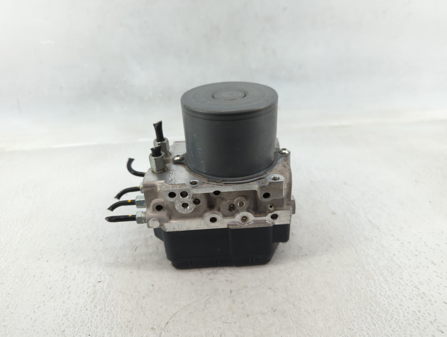 2016-2018 Infiniti Q50 ABS Pump Control Module Replacement P/N:133000-0760 7660 4GG0A Fits Fits 2016 2017 2018 OEM Used Auto