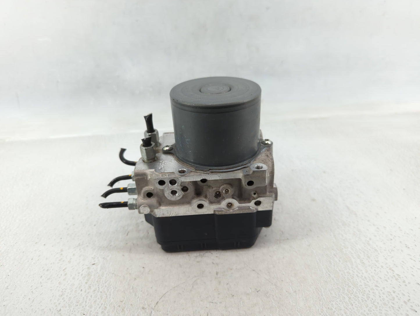 2016-2018 Infiniti Q50 ABS Pump Control Module Replacement P/N:133000-0760 7660 4GG0A Fits Fits 2016 2017 2018 OEM Used Auto