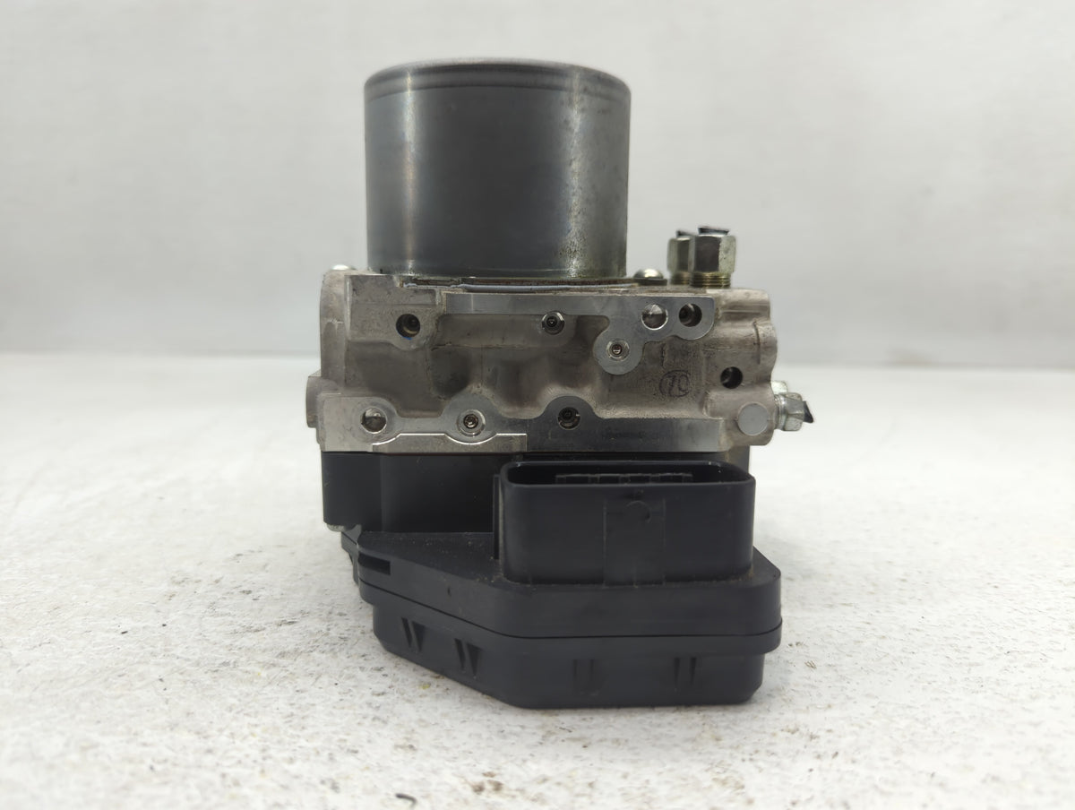 2016-2017 Infiniti Q50 Anti-Lock Brake ABS Pump Module Actuator OEM P/N:47660 4GK1A Fits Fits 2016 2017 OEM Used Auto Parts 