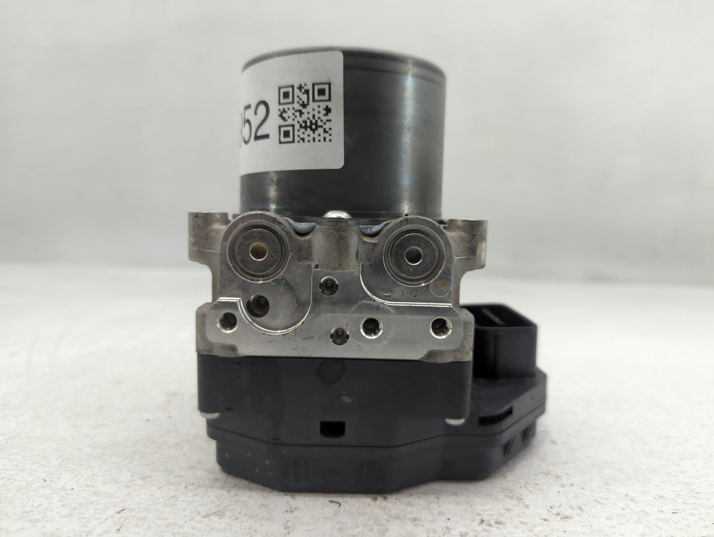 2016-2017 Infiniti Q50 ABS Pump Control Module Replacement P/N:47660 4GK1A Fits Fits 2016 2017 OEM Used Auto Parts - Oemused