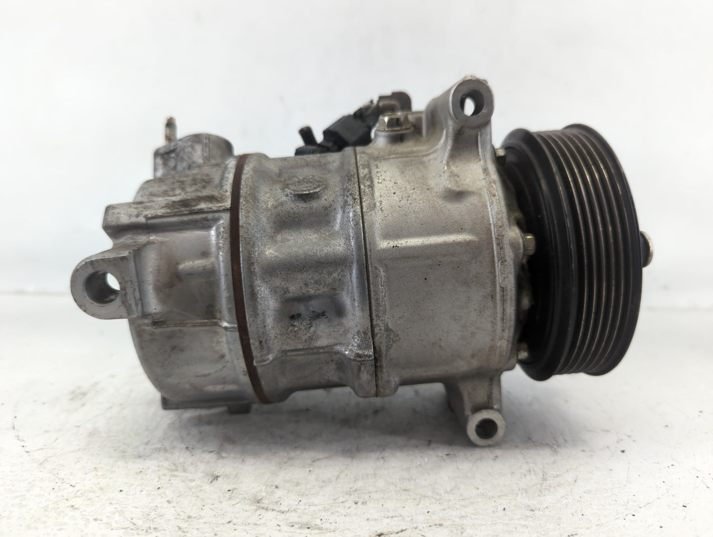 2016-2020 Infiniti Q50 Air Conditioning A/c Ac Compressor Oem - Oemusedautoparts1.com