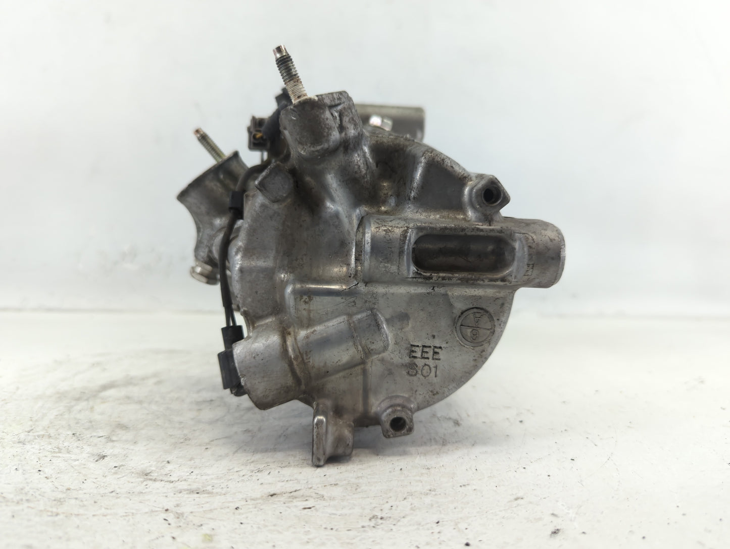 2016-2020 Infiniti Q50 Air Conditioning A/c Ac Compressor Oem - Oemusedautoparts1.com