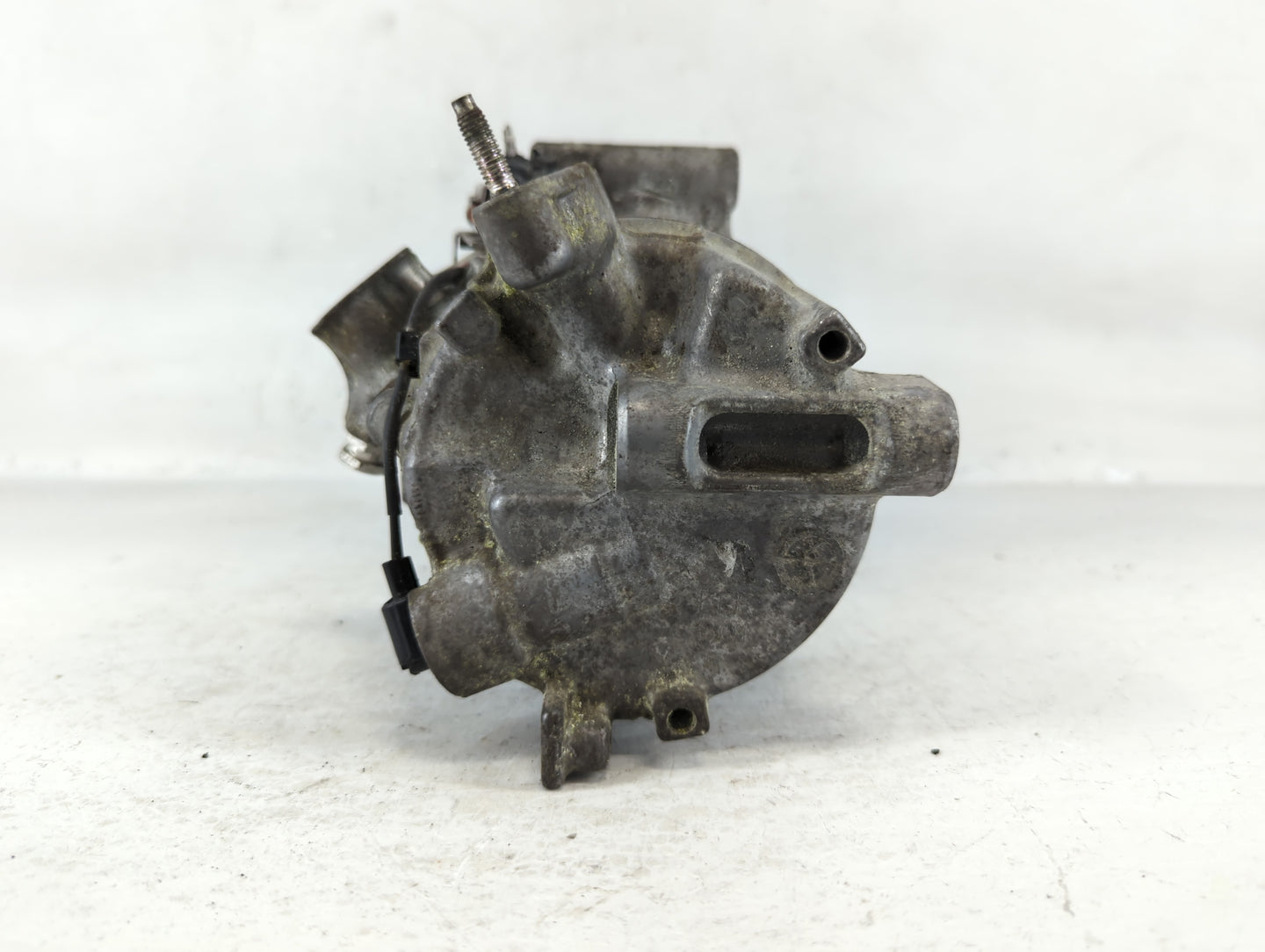 2016-2020 Infiniti Q50 Air Conditioning A/c Ac Compressor Oem - Oemusedautoparts1.com