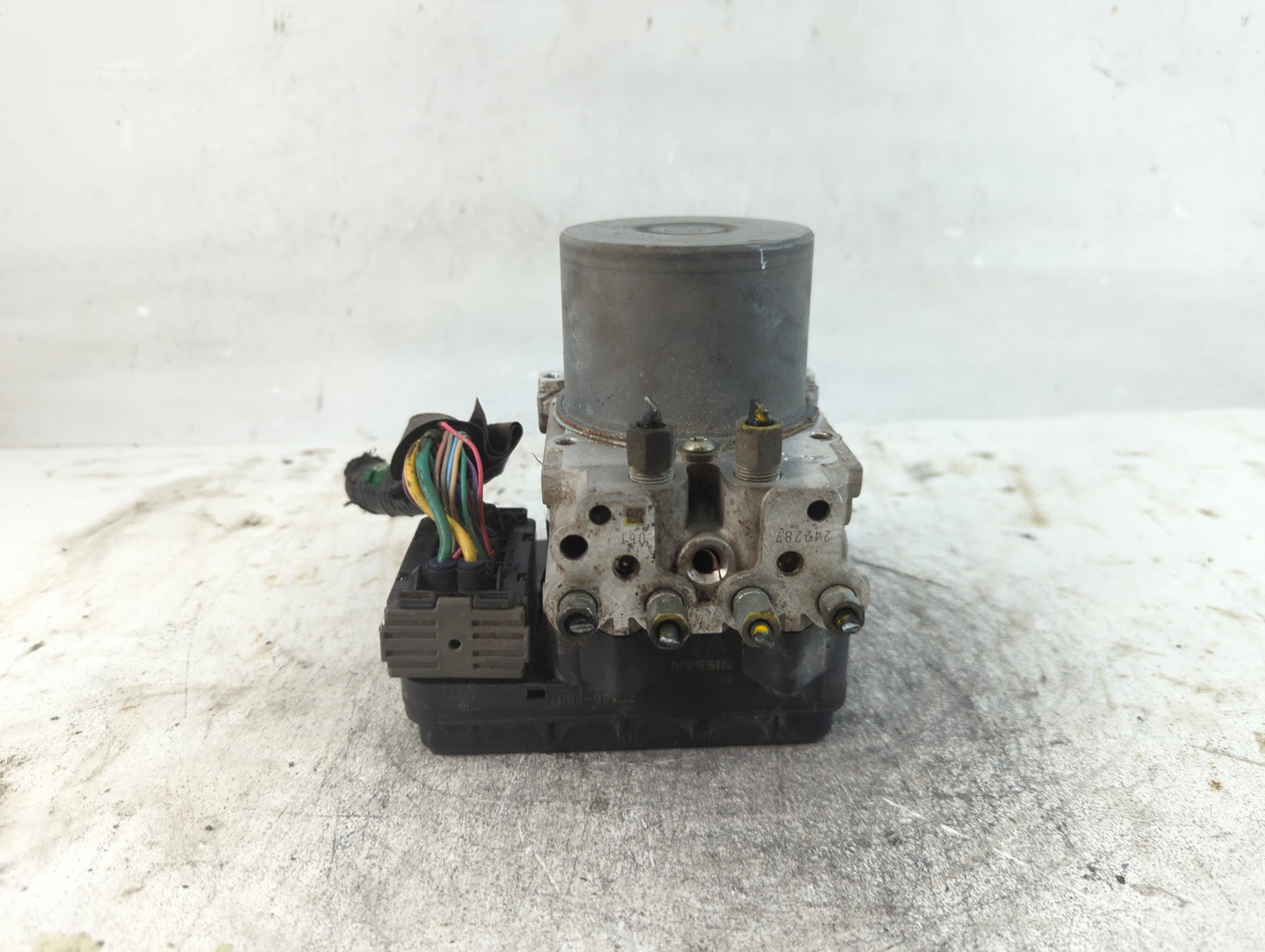 2016-2017 Infiniti Q50 ABS Pump Control Module Replacement P/N:47660 4GK0A Fits Fits 2016 2017 OEM Used Auto Parts - Oemused