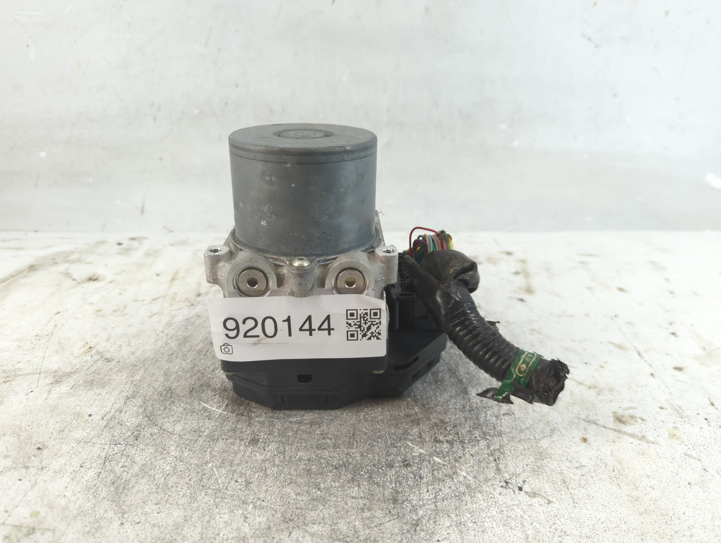 2016-2017 Infiniti Q50 ABS Pump Control Module Replacement P/N:47660 4GK0A Fits Fits 2016 2017 OEM Used Auto Parts - Oemused