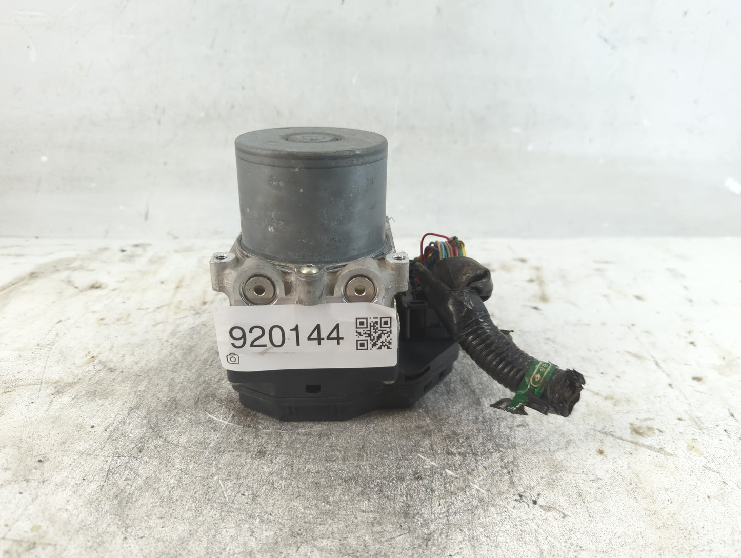 2016-2017 Infiniti Q50 ABS Pump Control Module Replacement P/N:47660 4GK0A Fits Fits 2016 2017 OEM Used Auto Parts - Oemused
