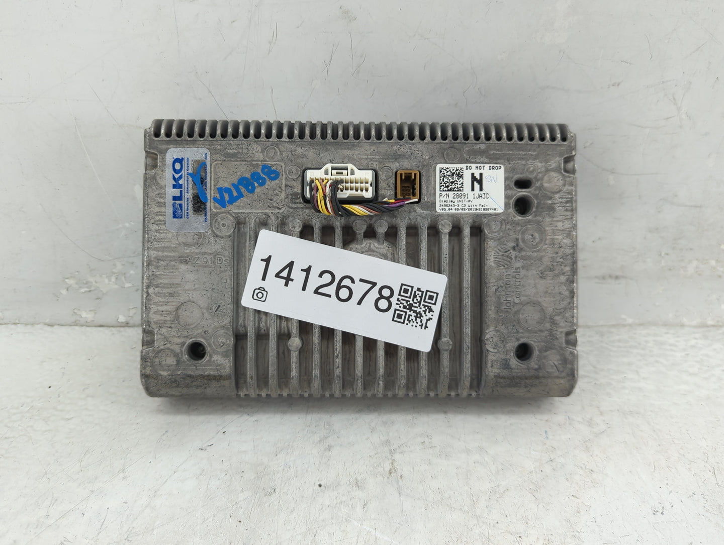 2014-2017 Infiniti Q70 Information Display Screen - Oemusedautoparts1.com