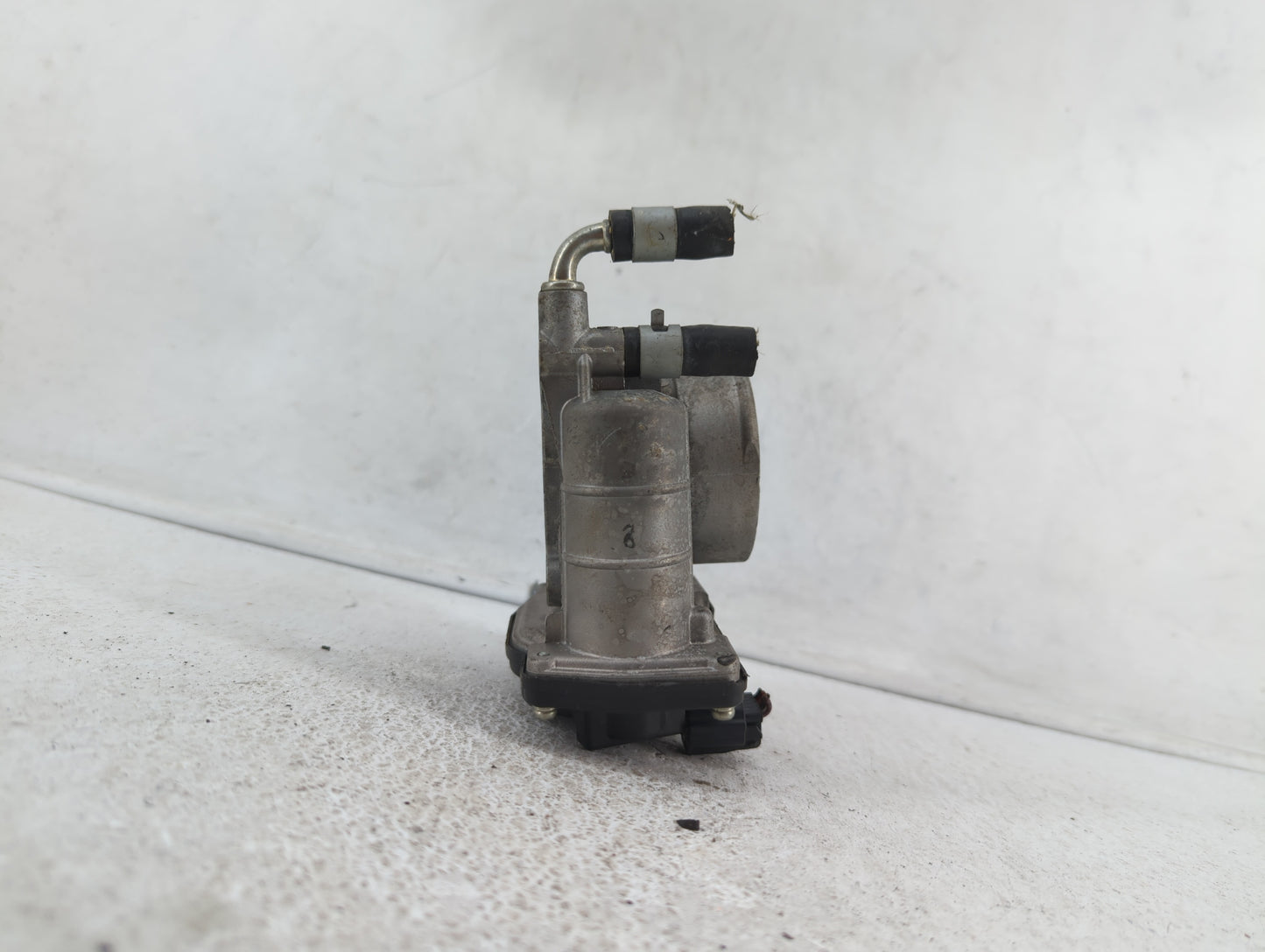 2014-2017 Infiniti Qx50 Throttle Body P/N:526-02 RME60-16 Fits OEM Used Auto Parts - Oemusedautoparts1.com