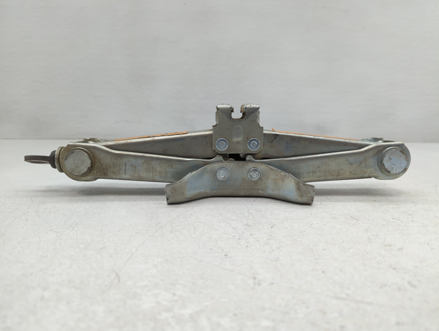 2016 Infiniti Qx50 Spare Scissor Car Jack - Oemusedautoparts1.com
