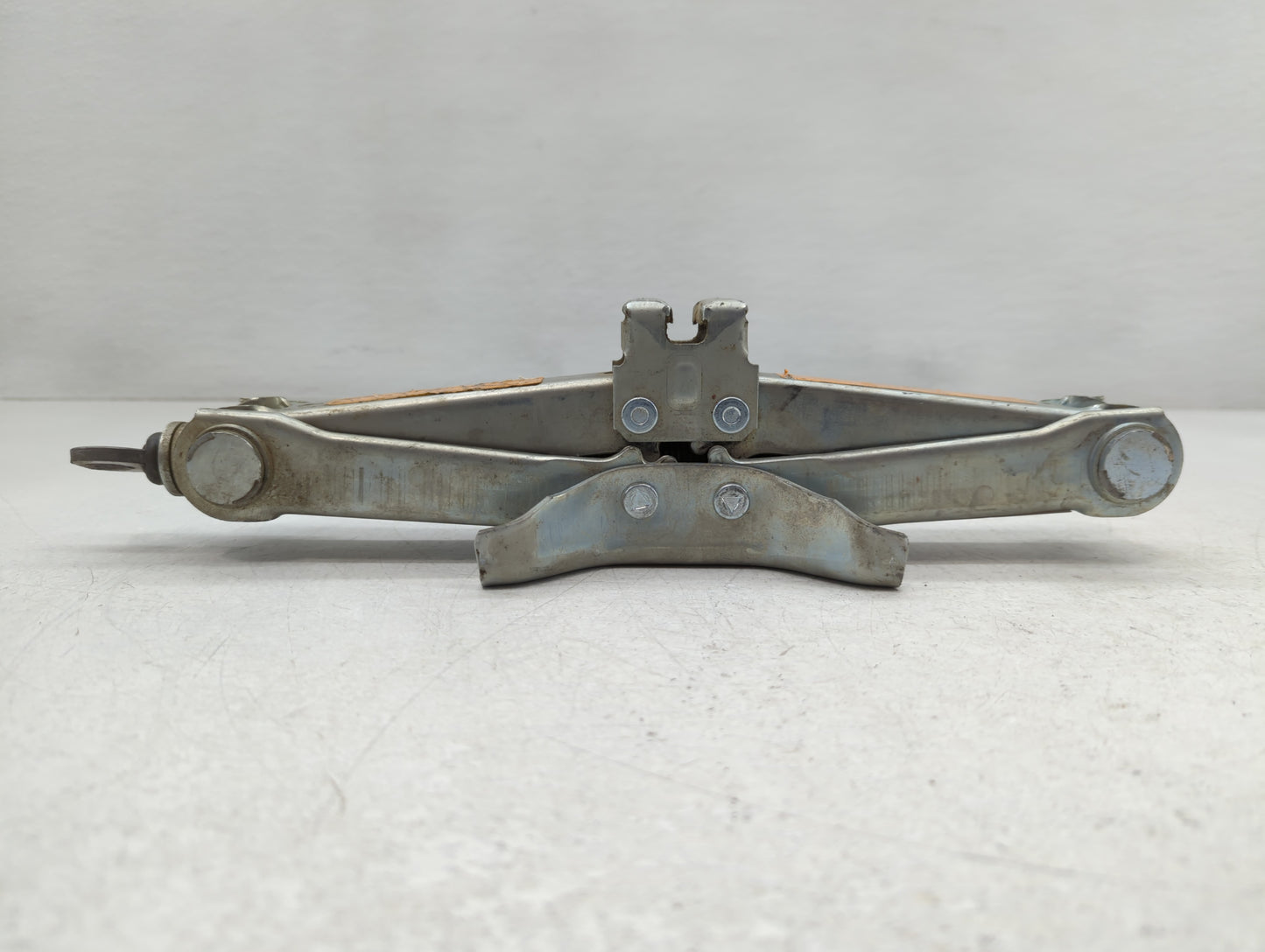 2016 Infiniti Qx50 Spare Scissor Car Jack - Oemusedautoparts1.com