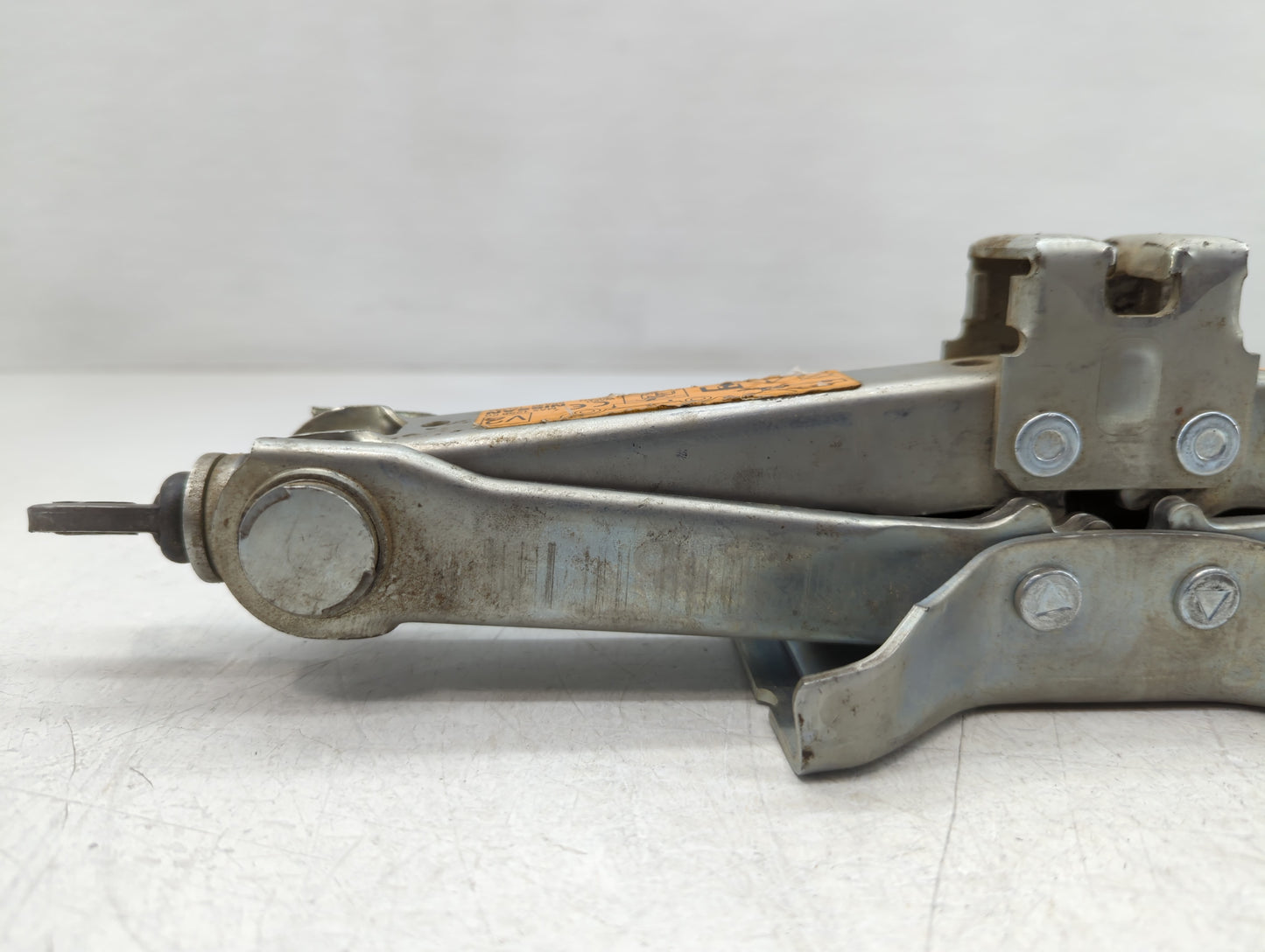 2016 Infiniti Qx50 Spare Scissor Car Jack 761390 - Oemusedautoparts1.com