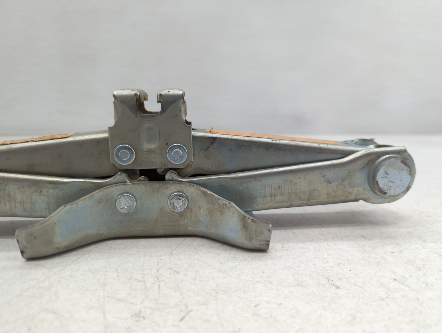 2016 Infiniti Qx50 Spare Scissor Car Jack - Oemusedautoparts1.com