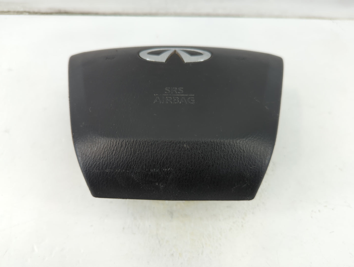 2015-2017 Infiniti Qx80 Air Bag Driver Left Steering Wheel Mounted P/N:8F3CFC80817 Fits Fits 2015 2016 2017 OEM Used Auto Pa