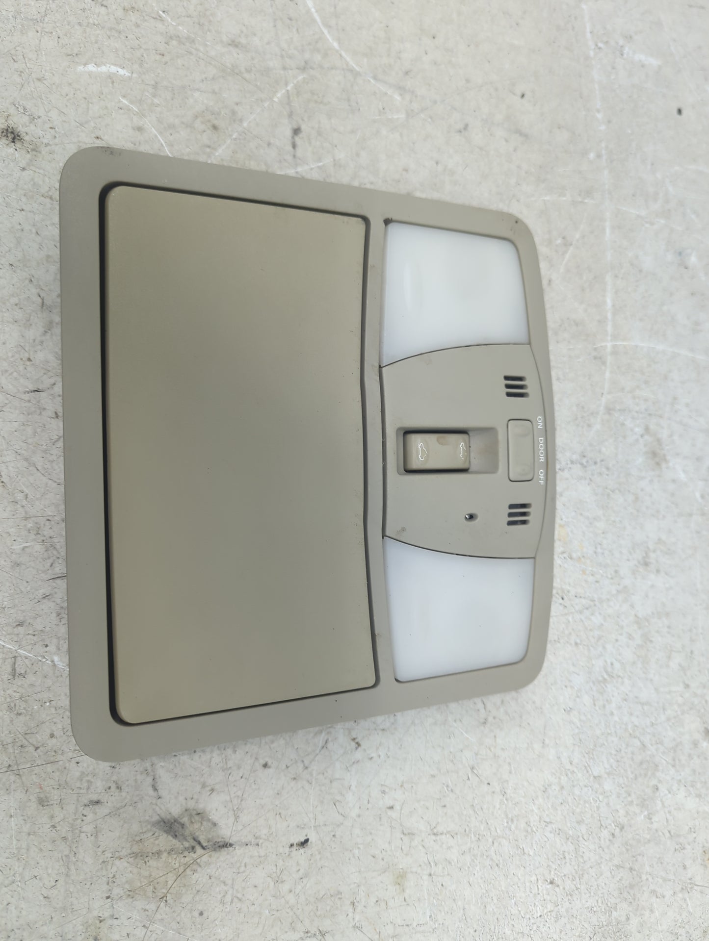 2016 Infiniti Qx80 Overhead Roof Console 1482081 - Oemusedautoparts1.com