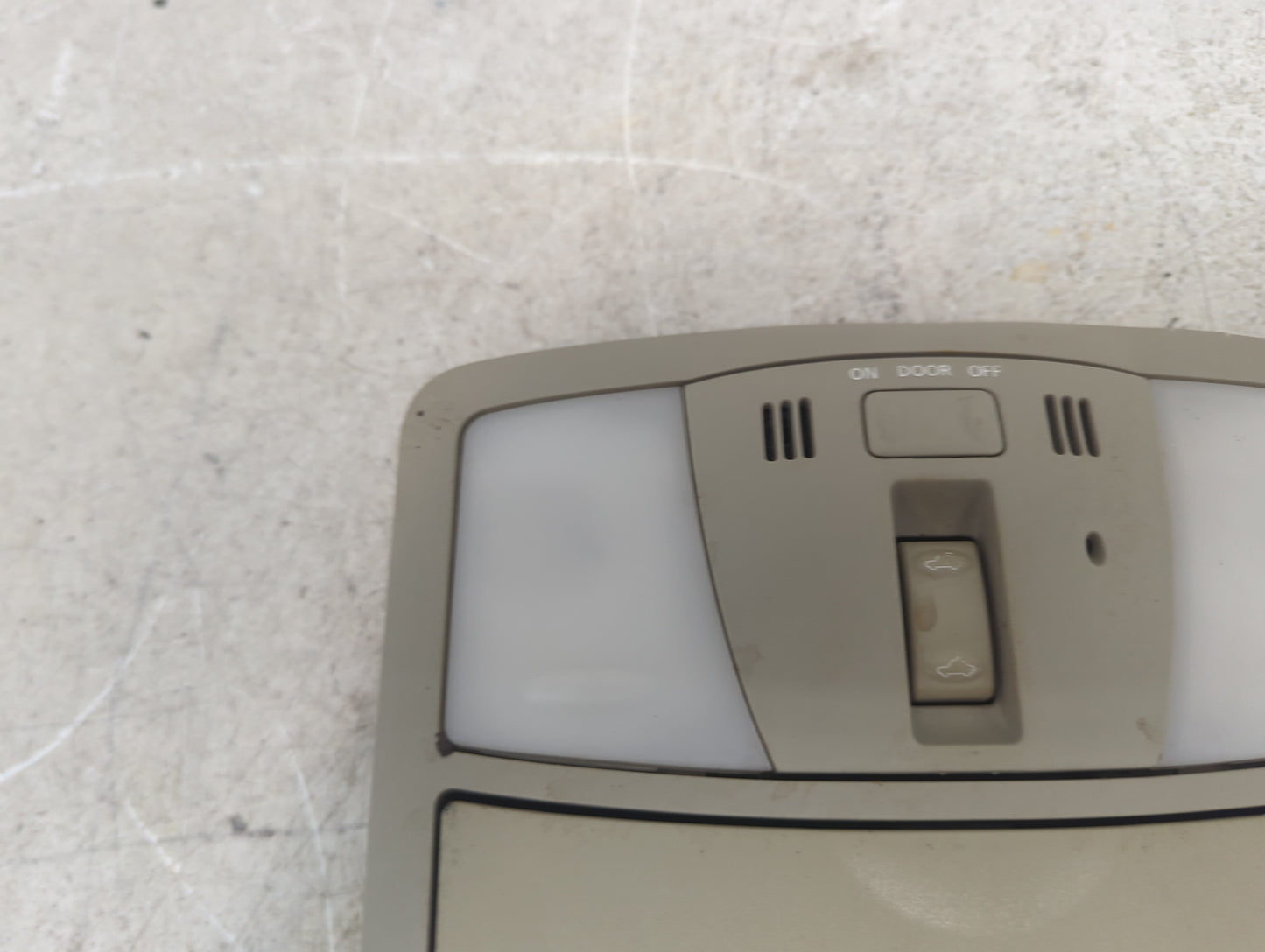 2016 Infiniti Qx80 Overhead Roof Console 1482081 - Oemusedautoparts1.com
