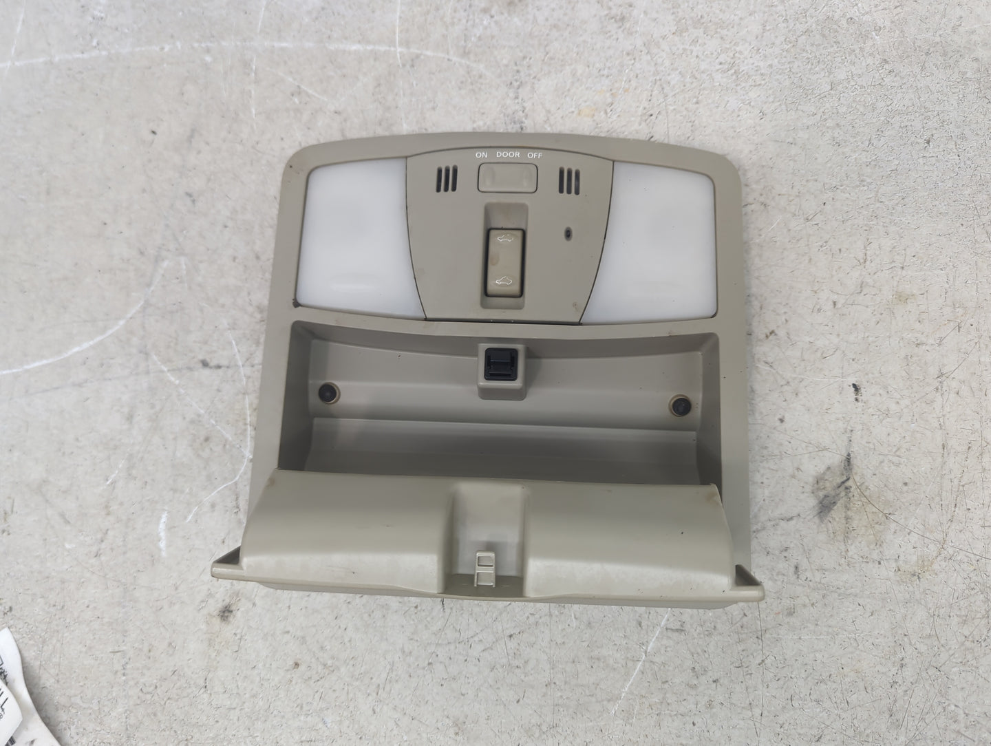 2016 Infiniti Qx80 Overhead Roof Console 1482081 - Oemusedautoparts1.com
