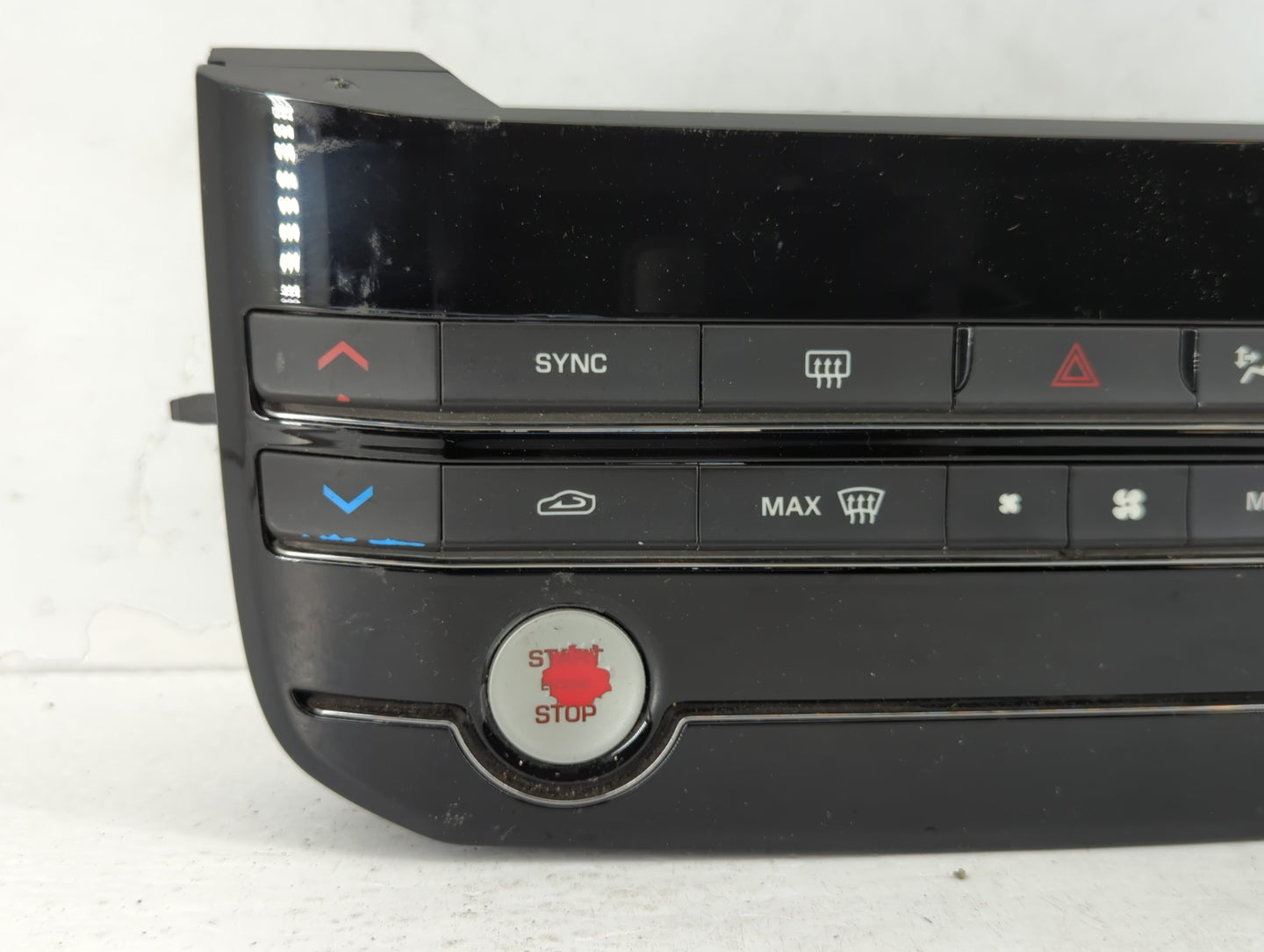 2016 Jaguar Xe Climate Control Module Temperature AC/Heater Replacement P/N:GX63-18C858-RE Fits OEM Used Auto Parts - Oemuse
