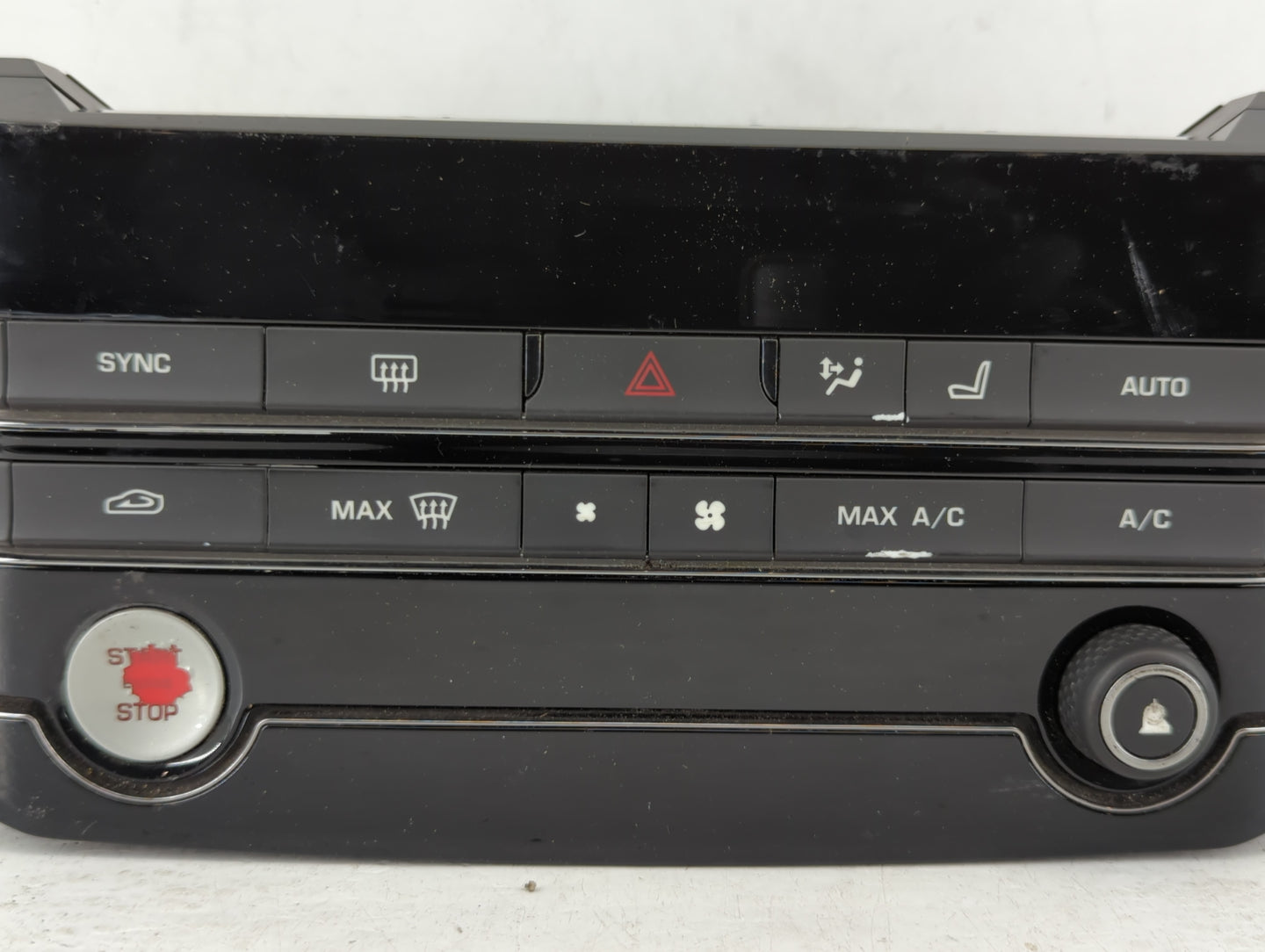 2016 Jaguar Xe Climate Control Module Temperature AC/Heater Replacement P/N:GX63-18C858-RE Fits OEM Used Auto Parts - Oemuse