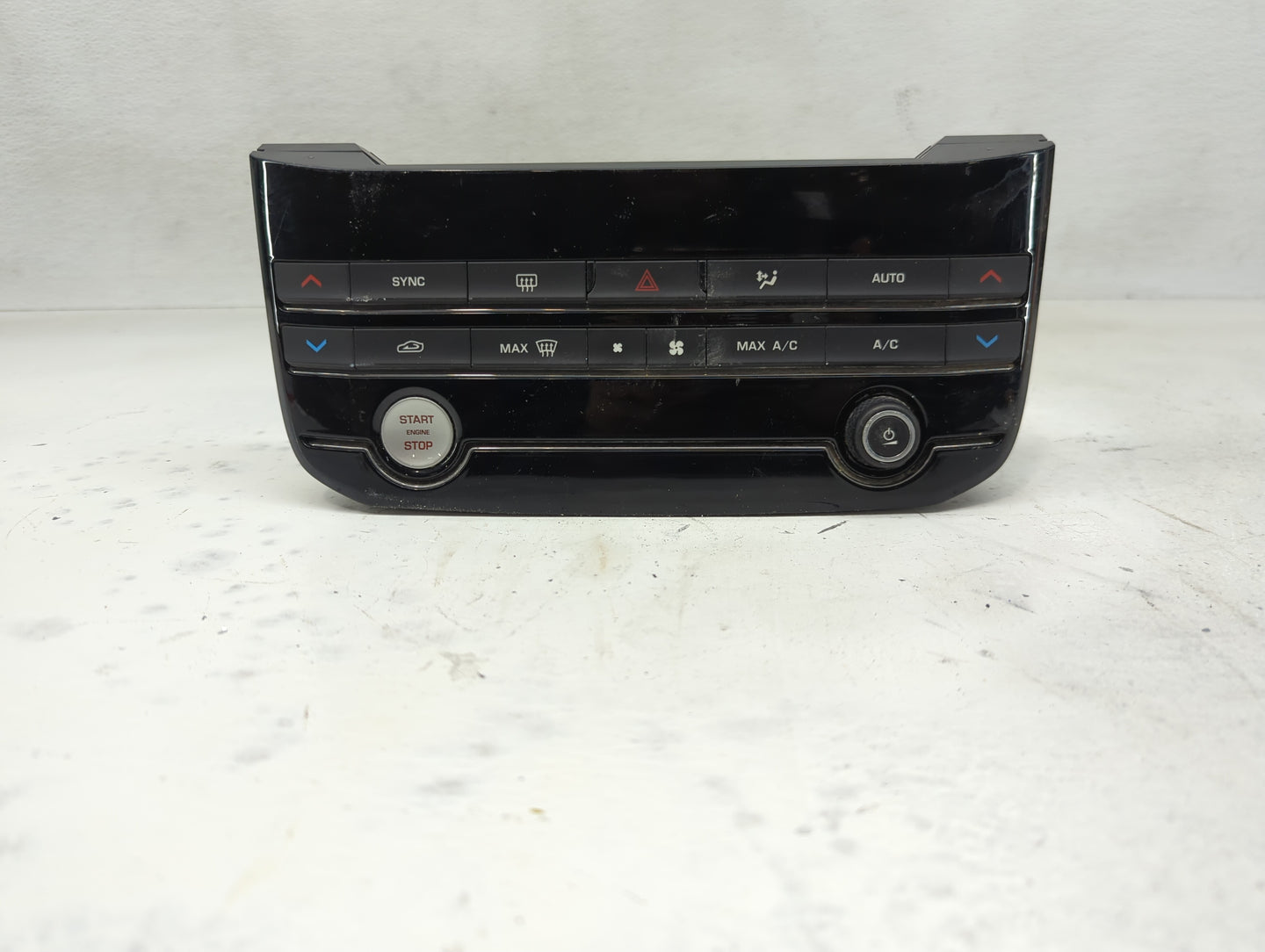 2016-2017 Jaguar Xf Climate Control Module Temperature AC/Heater Replacement P/N:GX63-18C858-LD Fits Fits 2016 2017 OEM Used