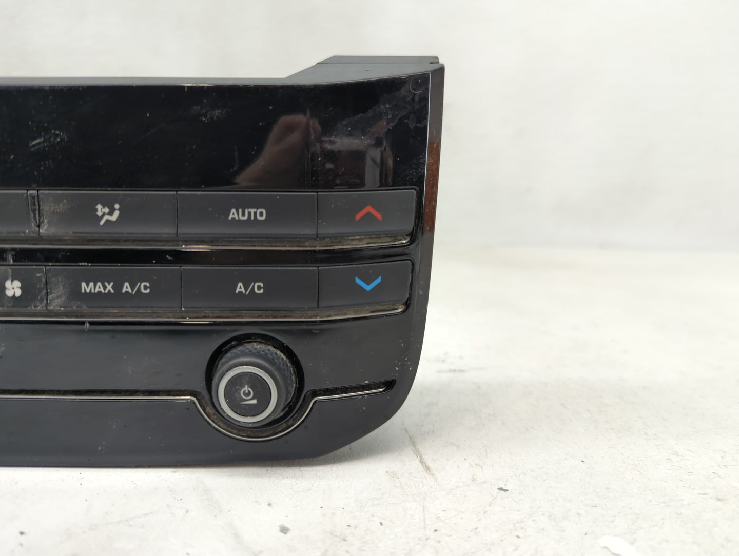 2016-2017 Jaguar Xf Climate Control Module Temperature AC/Heater Replacement P/N:GX63-18C858-LD Fits Fits 2016 2017 OEM Used