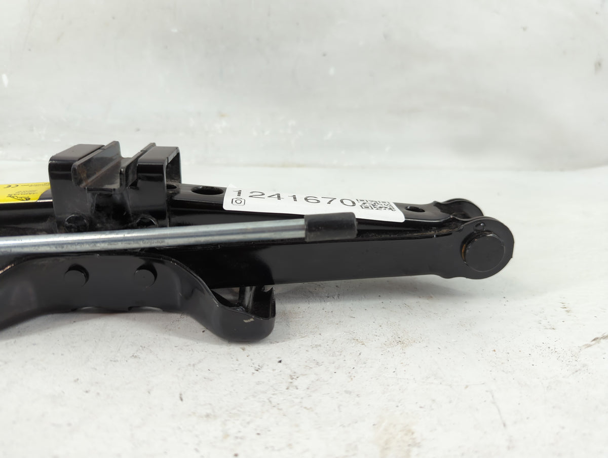 2016 Jaguar Xf Spare Scissor Car Jack - Oemusedautoparts1.com