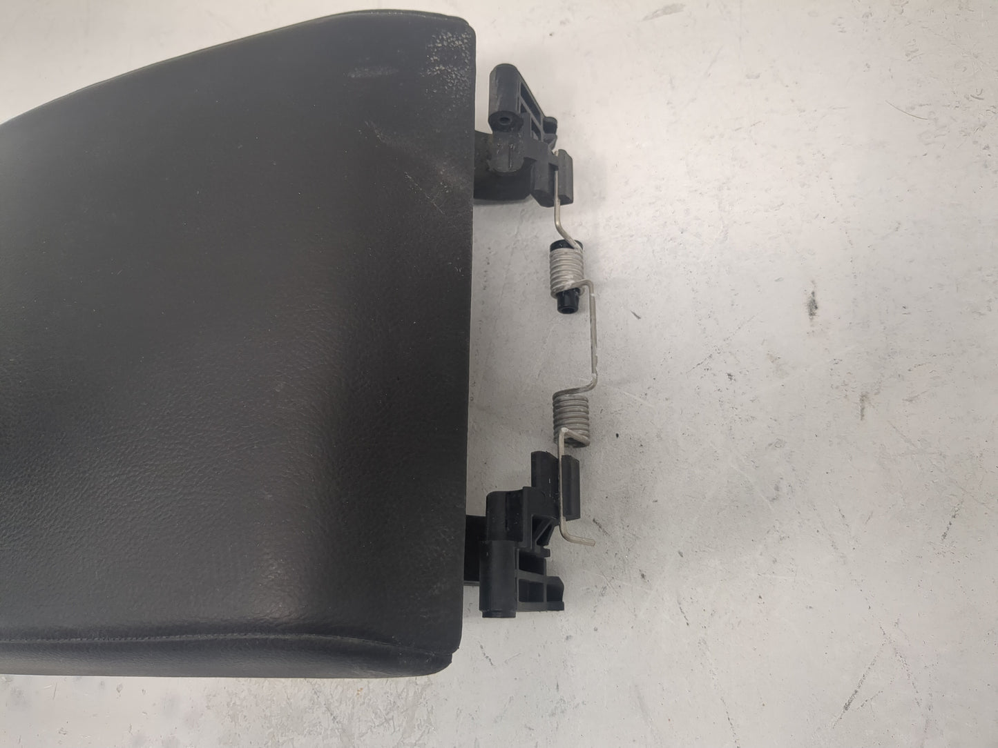 2016 Jaguar Xf Center Console Armrest Cover Lid Fits OEM Used Auto Parts - Oemusedautoparts1.com