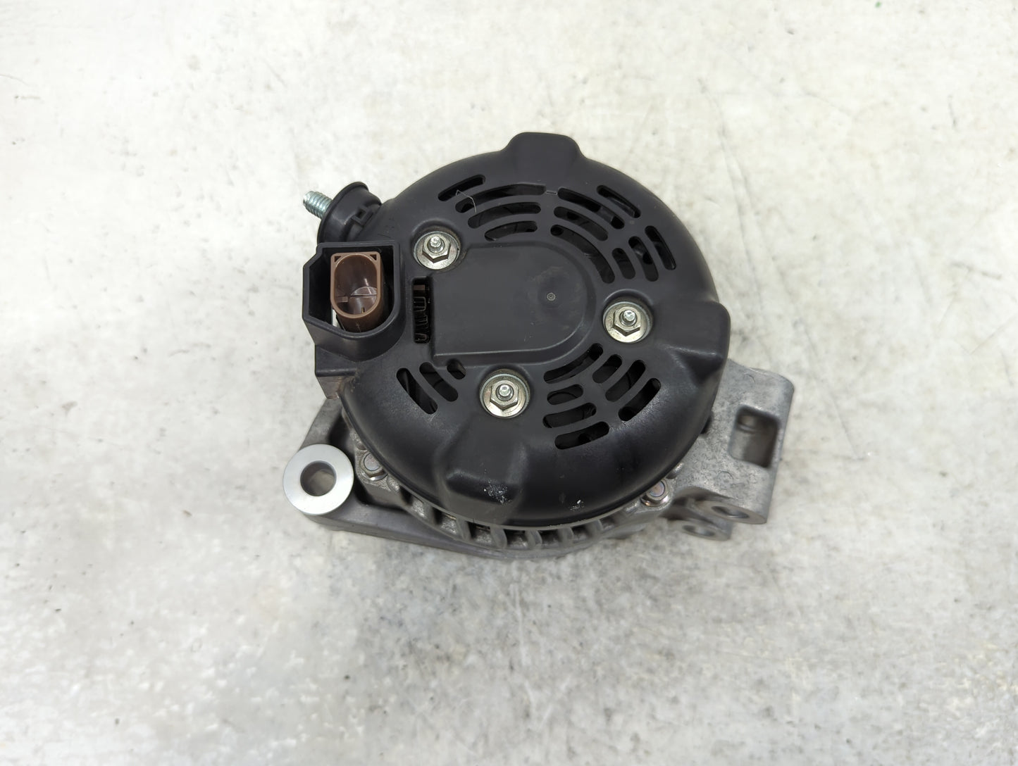 2010-2019 Jaguar Xf Alternator Replacement Generator Charging Assembly Engine OEM P/N:8W83-10300-AE Fits OEM Used Auto Parts