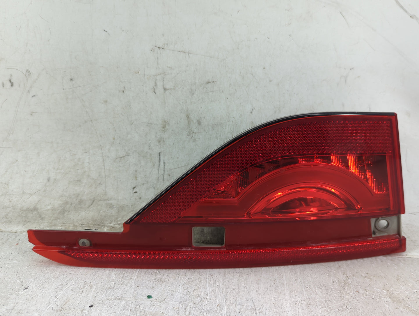 2016-2019 Jaguar Xf Tail Light Assembly Driver Left OEM Fits Fits 2016 2017 2018 2019 OEM Used Auto Parts - Oemusedautoparts