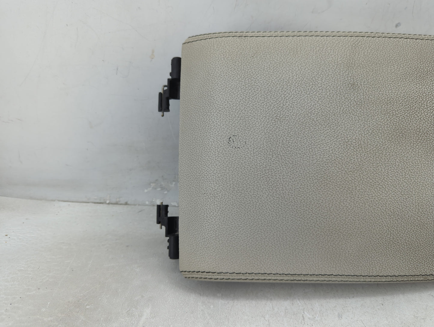 2016 Jaguar Xf Center Console Armrest Cover Lid Fits OEM Used Auto Parts - Oemusedautoparts1.com