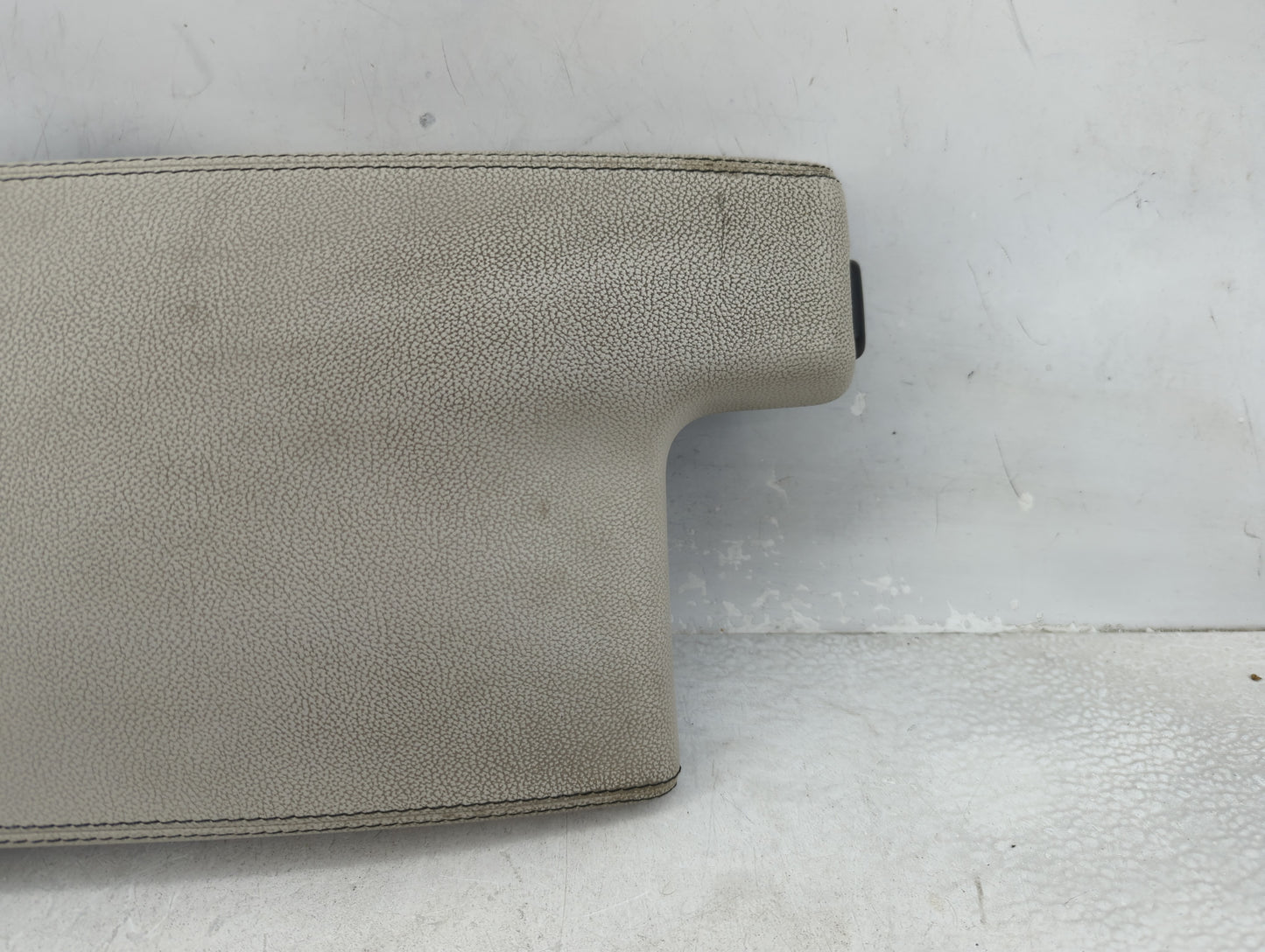 2016 Jaguar Xf Center Console Armrest Cover Lid Fits OEM Used Auto Parts - Oemusedautoparts1.com