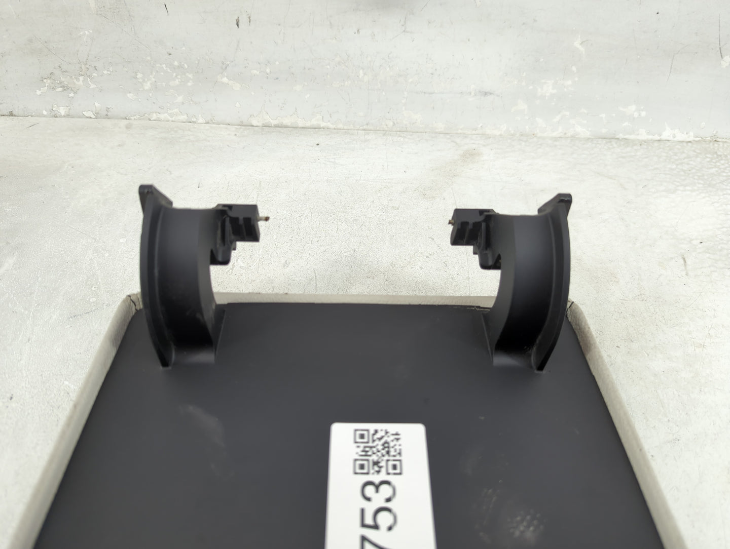 2016 Jaguar Xf Center Console Armrest Cover Lid Fits OEM Used Auto Parts - Oemusedautoparts1.com