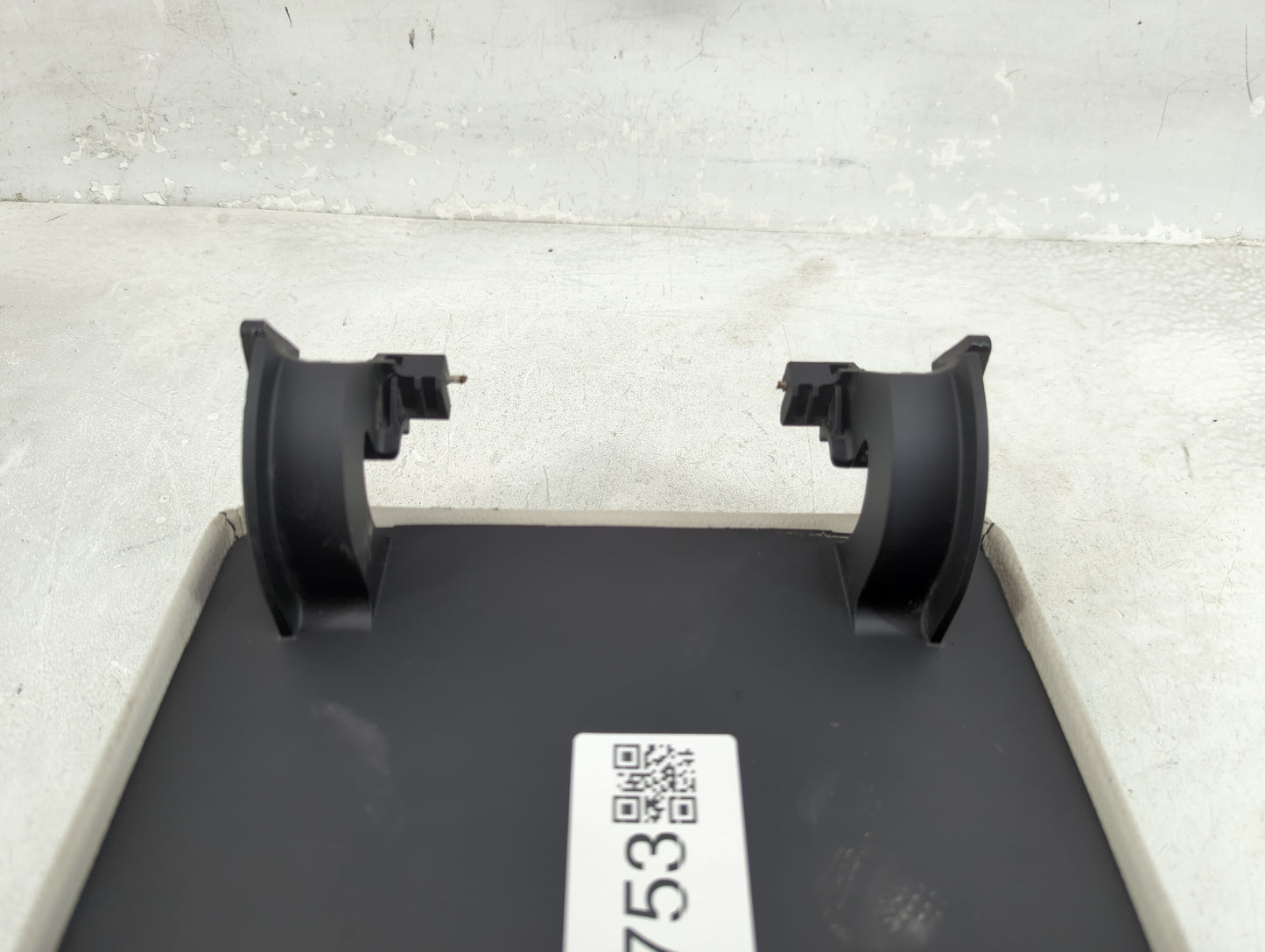 2016 Jaguar Xf Center Console Armrest Cover Lid Fits OEM Used Auto Parts - Oemusedautoparts1.com