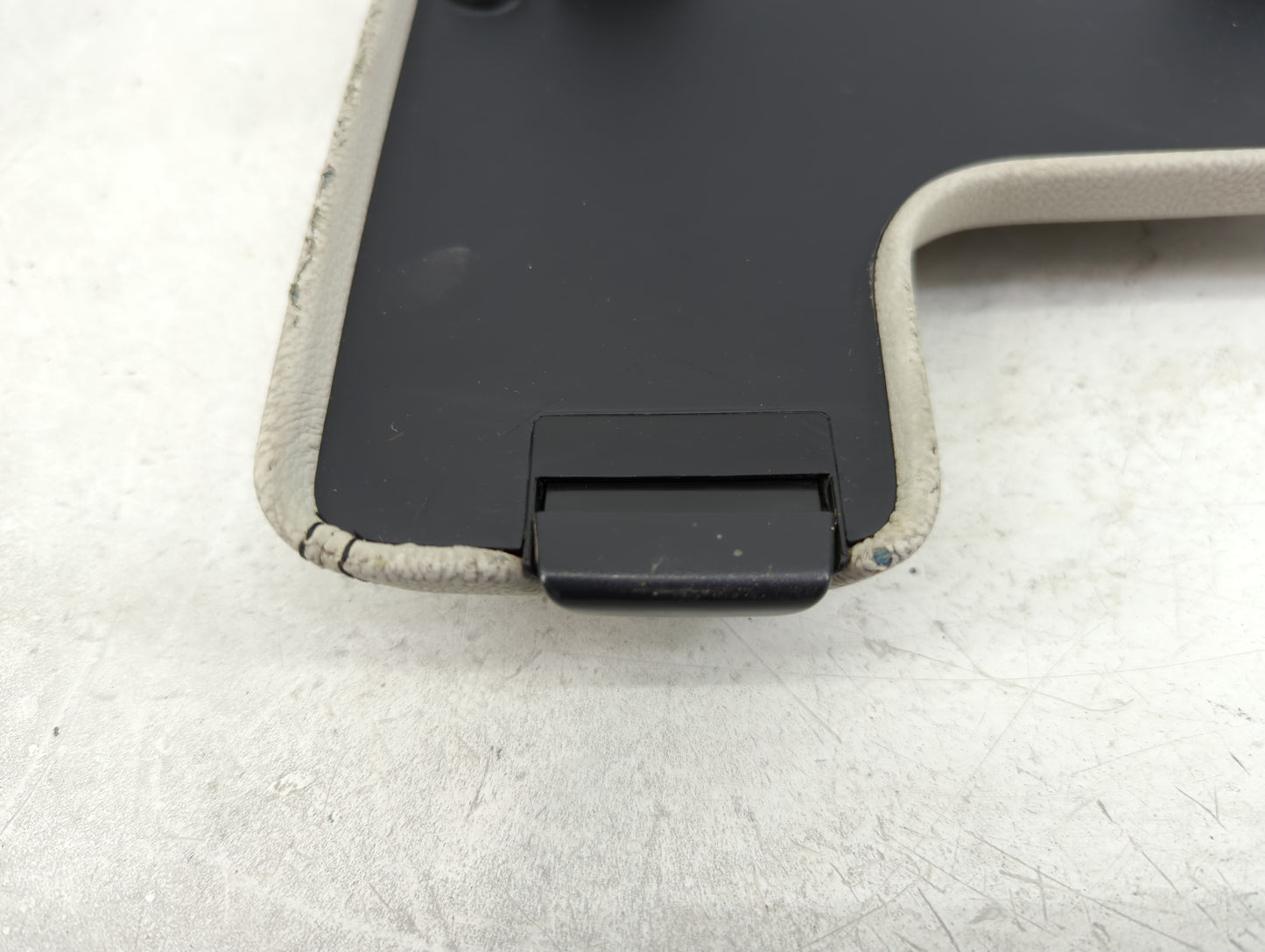 2016 Jaguar Xf Center Console Armrest Cover Lid Fits OEM Used Auto Parts - Oemusedautoparts1.com