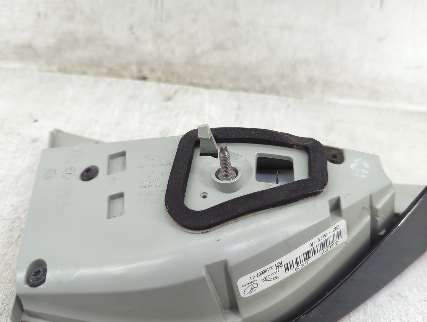2016 Jaguar Xf Tail Light Assembly Passenger Right OEM P/N:00196607-11 Fits OEM Used Auto Parts - Oemusedautoparts1.com