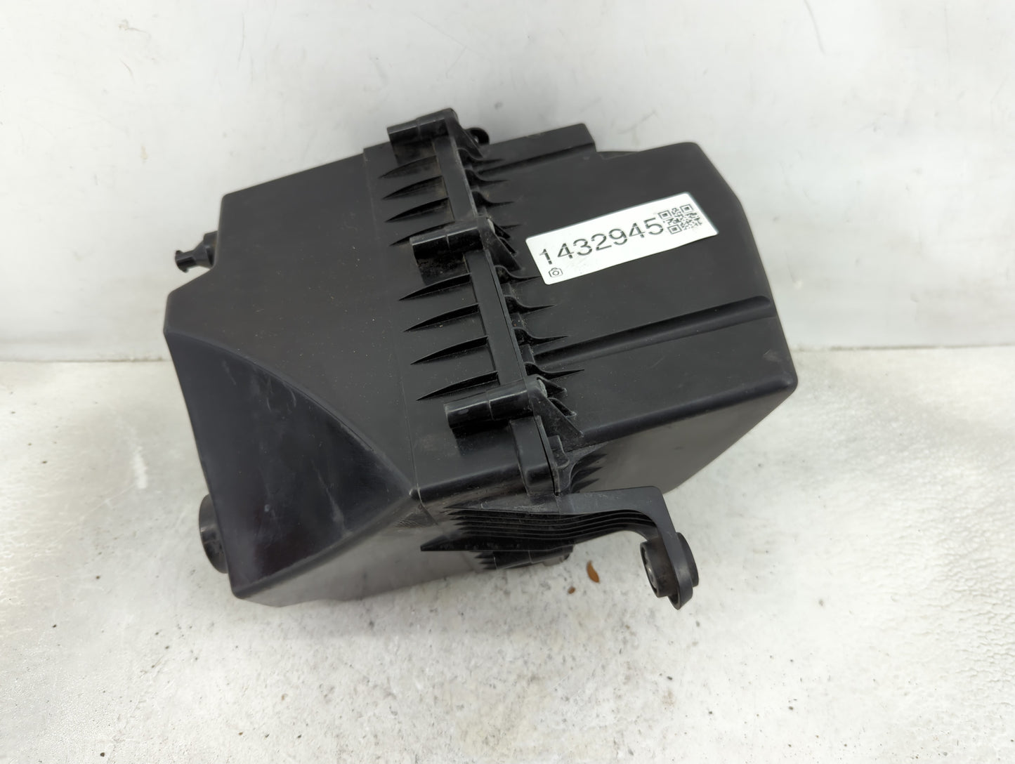 2016-2019 Jaguar Xf Air Cleaner Intake-duct Hose Tube - Oemusedautoparts1.com