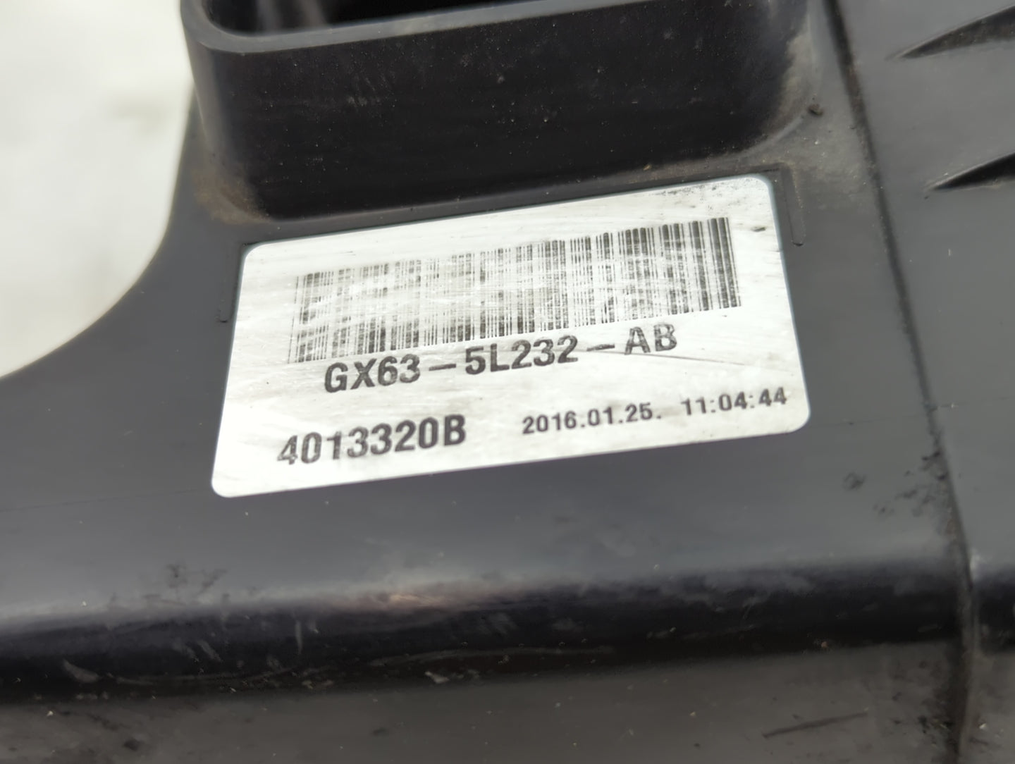 2016-2019 Jaguar Xf Air Cleaner Intake-duct Hose Tube - Oemusedautoparts1.com
