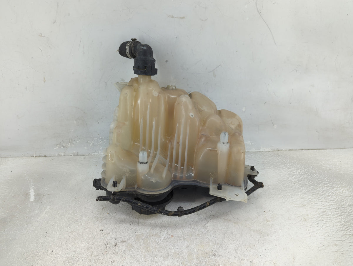 2016-2017 Jaguar Xf Radiator Coolant Overflow Expansion Tank Bottle - Oemusedautoparts1.com