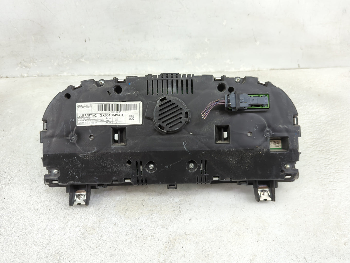 2016-2017 Jaguar Xf Instrument Cluster Speedometer Gauges P/N:GX6310849AH LR-C036-001 Fits Fits 2016 2017 OEM Used Auto Part