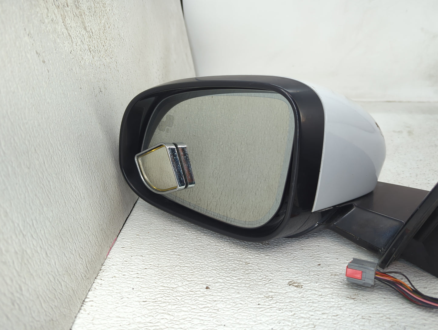 2016-2019 Jaguar Xf Driver Side View Mirror - Left Door Mirror OEM Used - Oemusedautoparts1.com