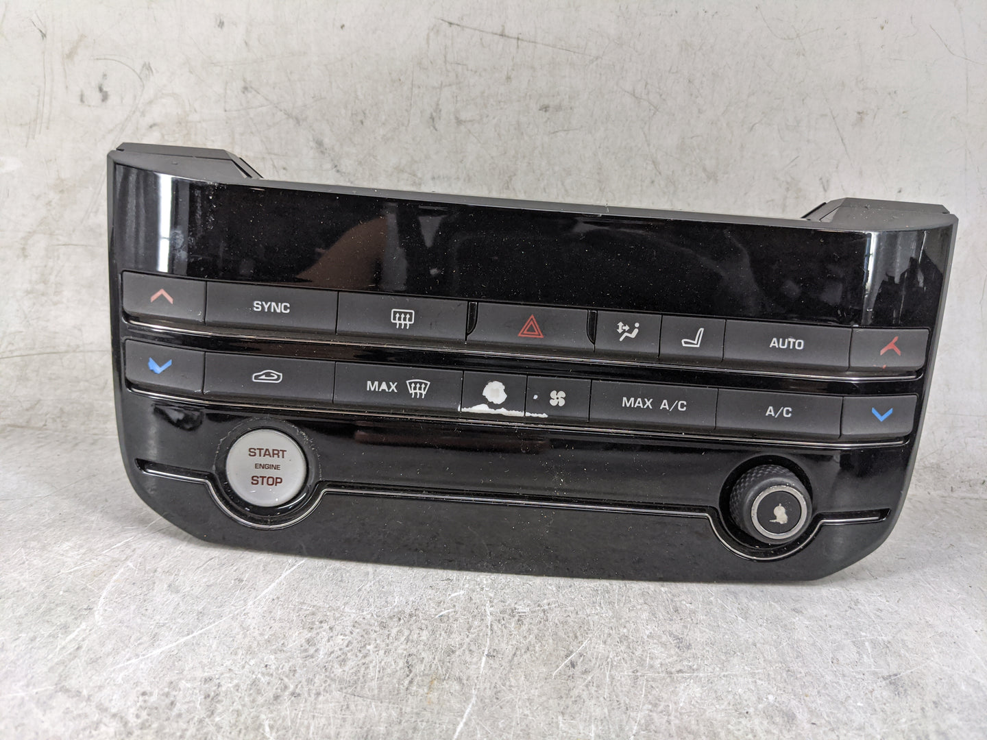 2016-2017 Jaguar Xf Climate Control Module Temperature AC/Heater Replacement P/N:GX63-18C858-RD GX6318C858AHE Fits Fits 2016
