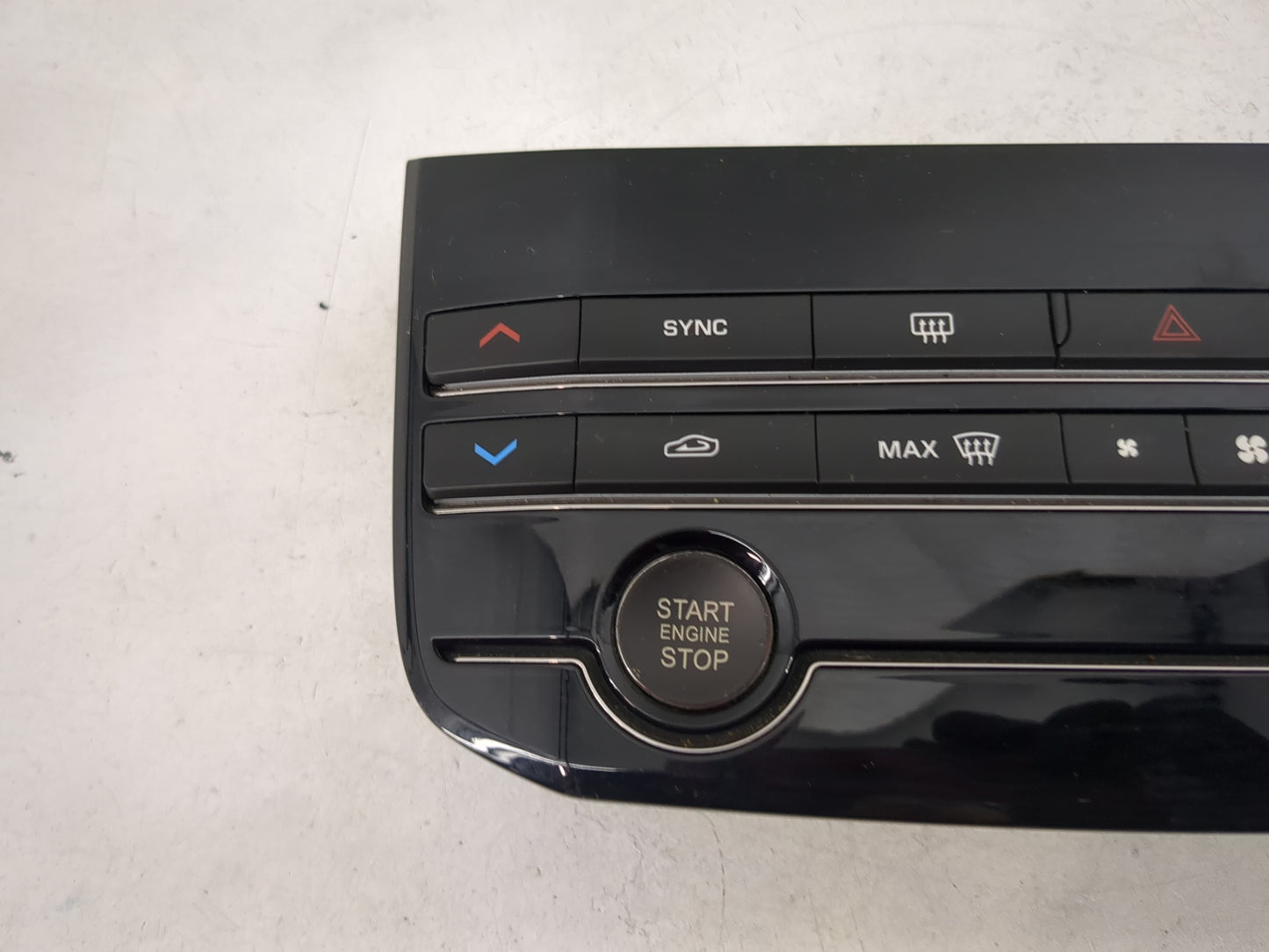 2016-2017 Jaguar Xf Climate Control Module Temperature AC/Heater Replacement P/N:GX63-18C858-LD 151102A0467X Fits Fits 2016 